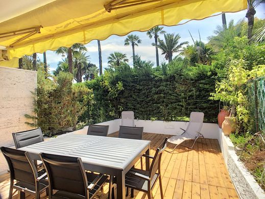 아파트 / 칸, Alpes-Maritimes