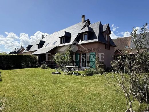 Luxus-Haus in Saint-Arnoult, Calvados