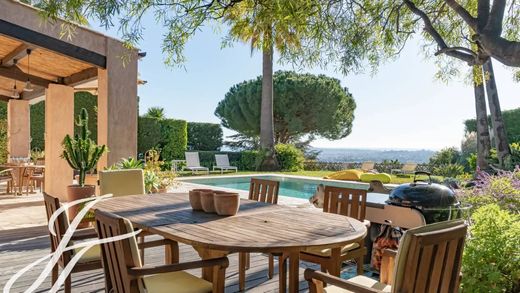 Luxe woning in Villeneuve-Loubet, Alpes-Maritimes