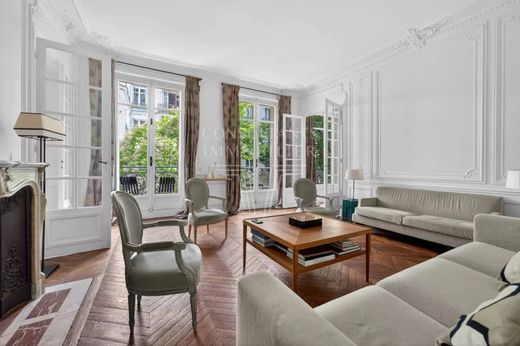 Apartment in La Muette, Auteuil, Porte Dauphine, Paris