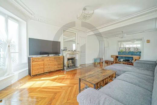 Apartment in Champs-Elysées, Madeleine, Triangle d’or, Paris