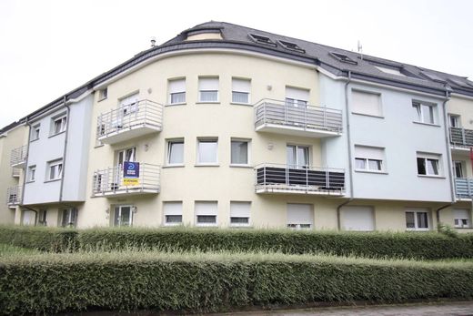 Apartment / Etagenwohnung in Rodange, Pétange