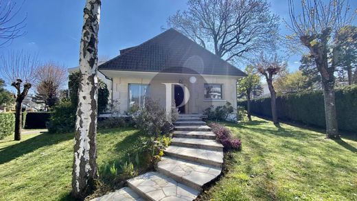 豪宅  Le Plessis-Robinson, Hauts-de-Seine
