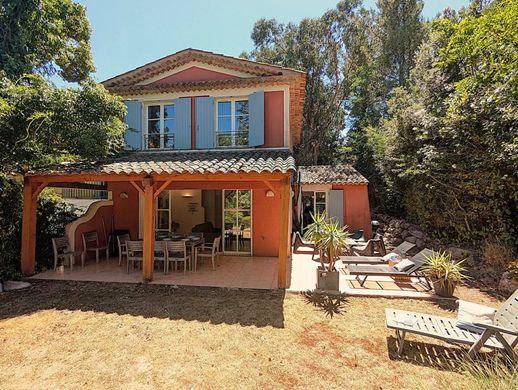 Luxus-Haus in Grimaud, Var