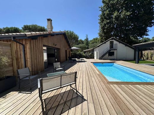 Casa di lusso a Gujan-Mestras, Gironda