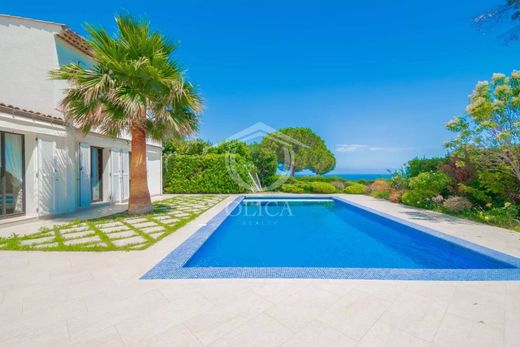 Villa en Villeneuve-Loubet, Alpes Marítimos