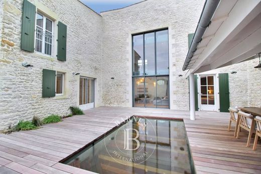 Sainte-Marie-de-Ré, Charente-Maritimeの高級住宅