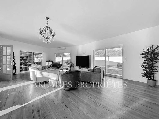 Πολυτελή κατοικία σε Izon, Gironde