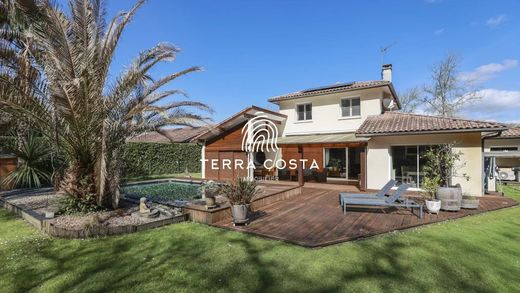 Luxury home in Seignosse, Landes
