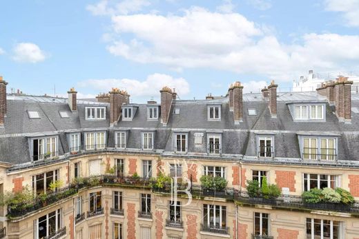 Apartment in Champs-Elysées, Madeleine, Triangle d’or, Paris
