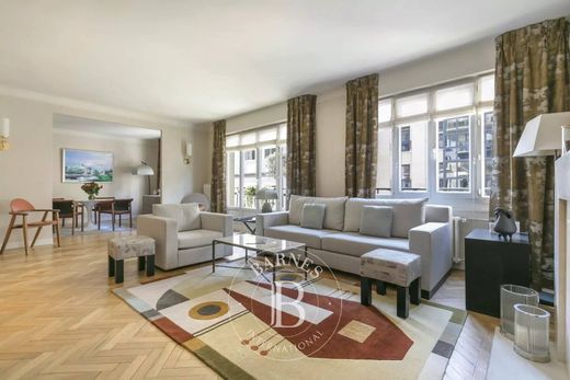 Piso / Apartamento en Tour Eiffel, Invalides – Ecole Militaire, Saint-Thomas d’Aquin, Paris