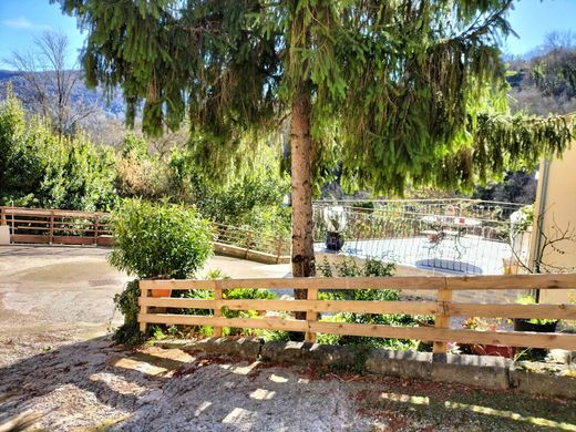 Apartment in Tourrettes-sur-Loup, Alpes-Maritimes