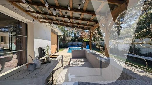 Luxury home in Gujan-Mestras, Gironde