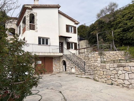 Apartment / Etagenwohnung in Sainte-Agnès, Alpes-Maritimes