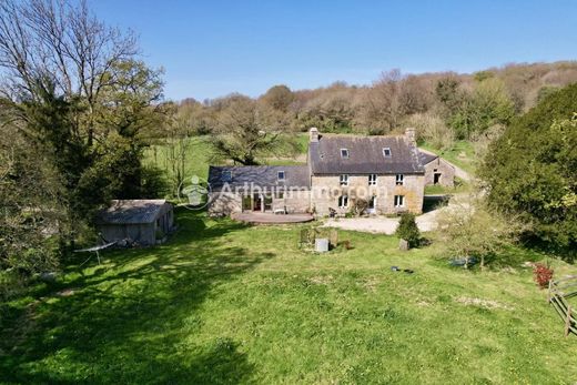 Luxury home in Kergrist-Moëlou, Côtes-d'Armor
