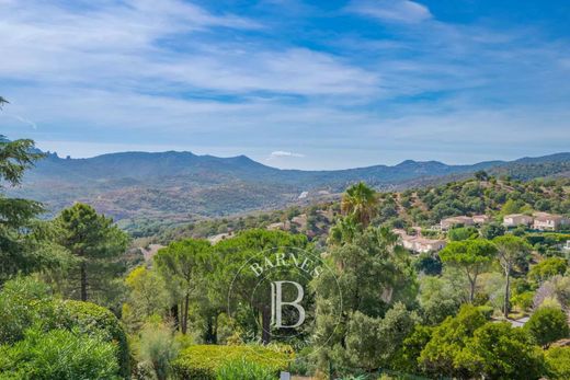 Apartment / Etagenwohnung in Mandelieu-la-Napoule, Alpes-Maritimes