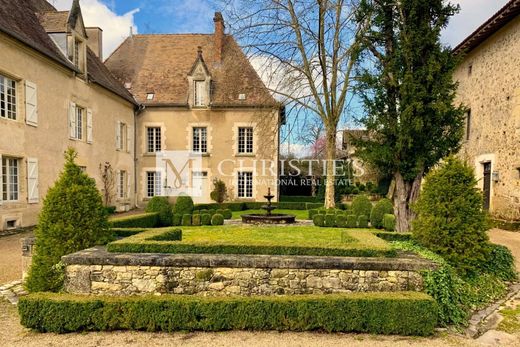 Castillo en Cherves-Châtelars, Charenta