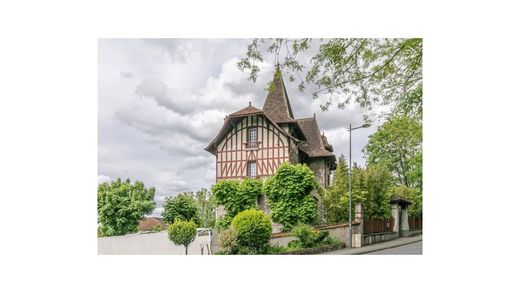 Luxus-Haus in Chennevières-sur-Marne, Val-de-Marne