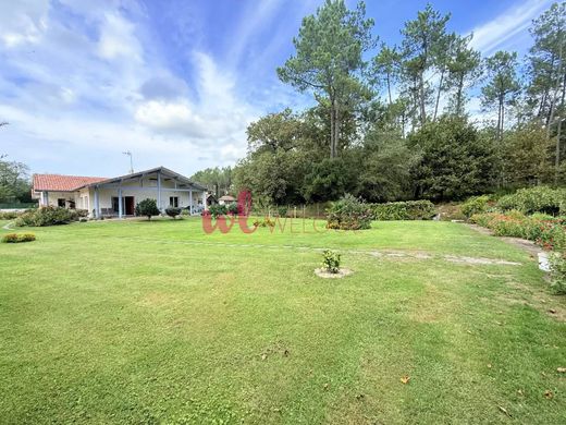 Luxury home in Léon, Landes