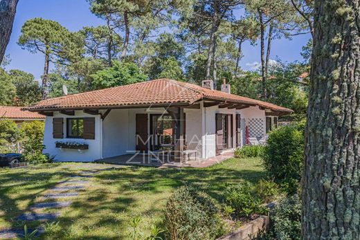 Luxury home in Pyla sur Mer, Gironde