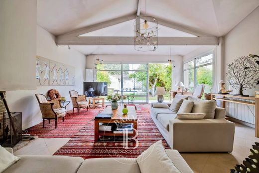 Luxury home in Le Bouscat, Gironde