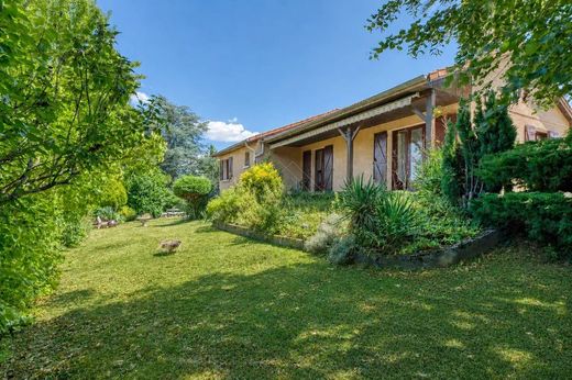Maison de luxe à Pusignan, Rhône
