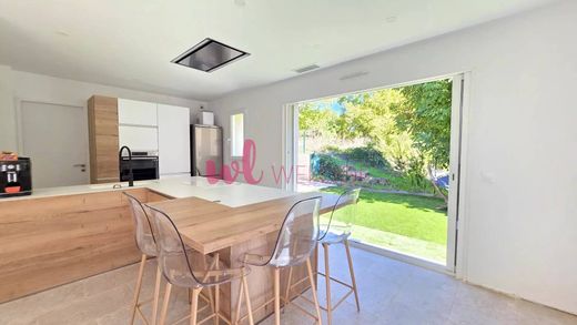 Luxury home in Auriol, Bouches-du-Rhône