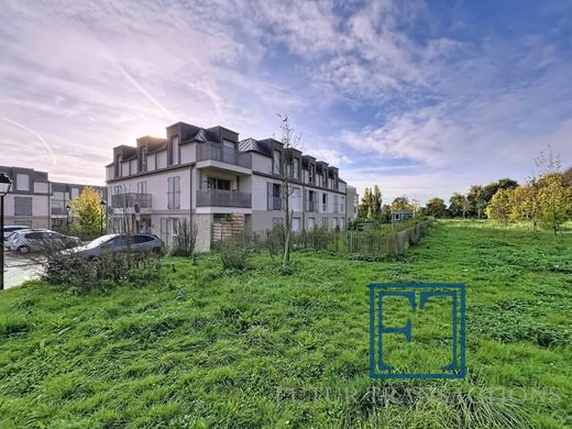 Apartment in Bièvres, Essonne
