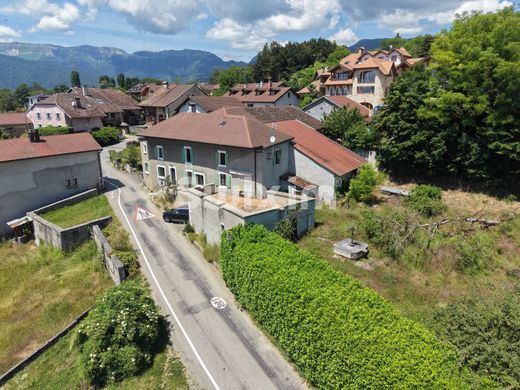 Luxury home in Grilly, Ain