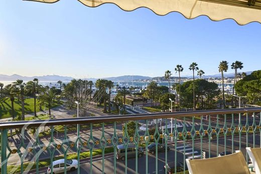 カンヌ, Alpes-Maritimesのアパートメント