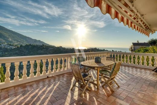Menton, Alpes-Maritimesのヴィラ