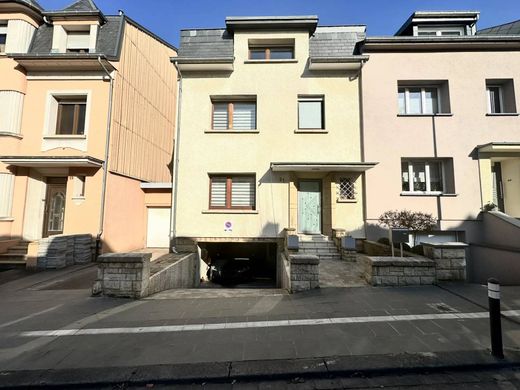 Luxe woning in Schifflange, Canton d'Esch-sur-Alzette