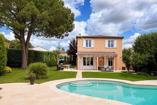 Biot, Alpes-Maritimesのヴィラ