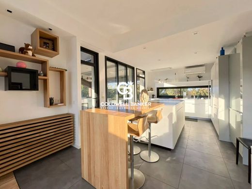 Luxury home in Hossegor, Landes