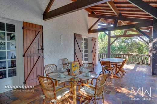 Villa in Lège-Cap-Ferret, Gironde