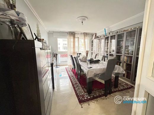 Apartment in Buttes-Chaumont, Villette, Bas Belleville, Paris