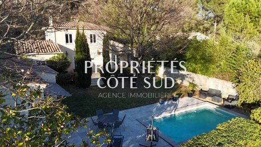 Laudun-l'Ardoise, Gardの高級住宅