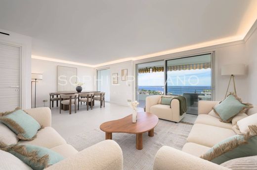 Apartment / Etagenwohnung in Cannes, Alpes-Maritimes