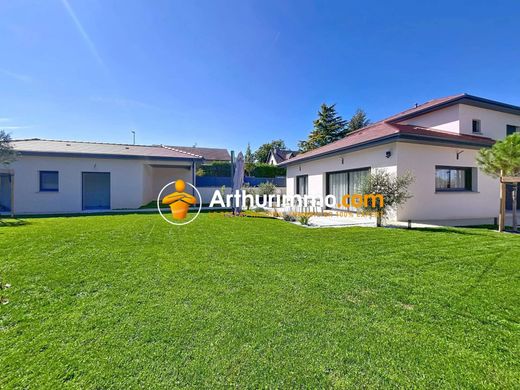 豪宅  Bourgoin-Jallieu, Isère