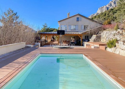 Luxe woning in Caille, Alpes-Maritimes