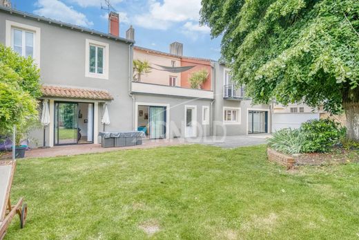 Maison de luxe à Les Essarts, Vendée