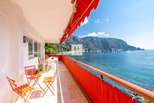 Apartment / Etagenwohnung in Èze, Alpes-Maritimes