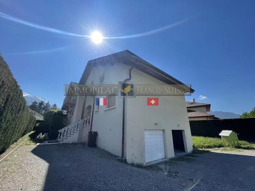 Maison de luxe à Cluses, Haute-Savoie