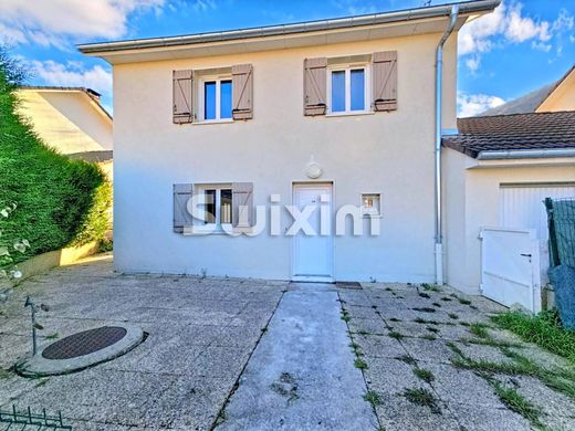 Luxus-Haus in Divonne-les-Bains, Ain