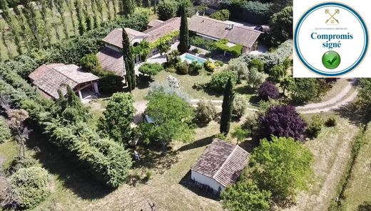 ﻣﻨﺰﻝ ﺭﻳﻔﻲ/ ﺑﻴﺖ ﻤﺰﺭﻋﺔ ﻓﻲ Tourves, Var