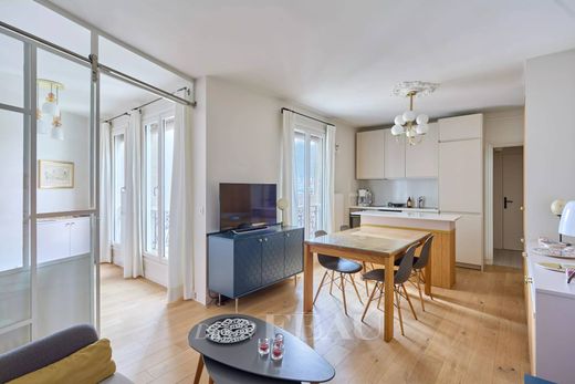Apartment in Salpêtrière, Butte-aux-Cailles, Croulebarbe, Paris