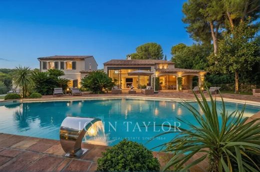 Luxus-Haus in Mougins, Alpes-Maritimes