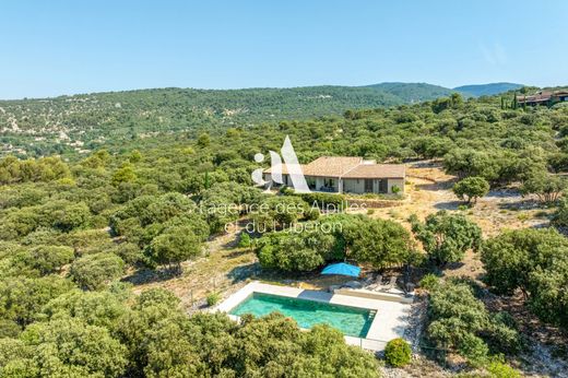 Luxury home in Saint-Saturnin-lès-Apt, Vaucluse