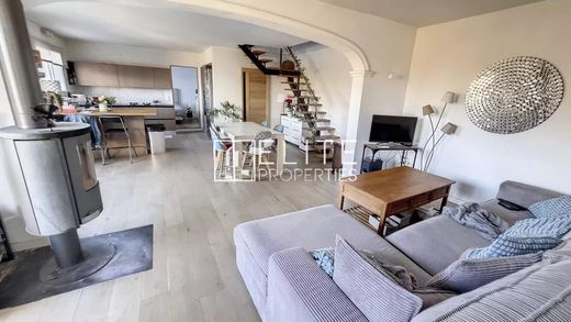 Luxus-Haus in Mouans-Sartoux, Alpes-Maritimes