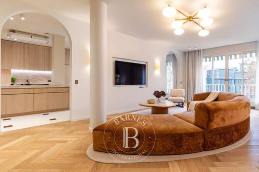 Apartment in La Muette, Auteuil, Porte Dauphine, Paris